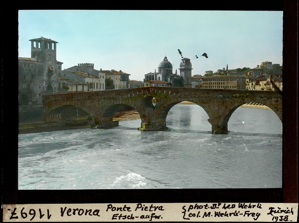 Verona Ponte Pietra Adige upwards
