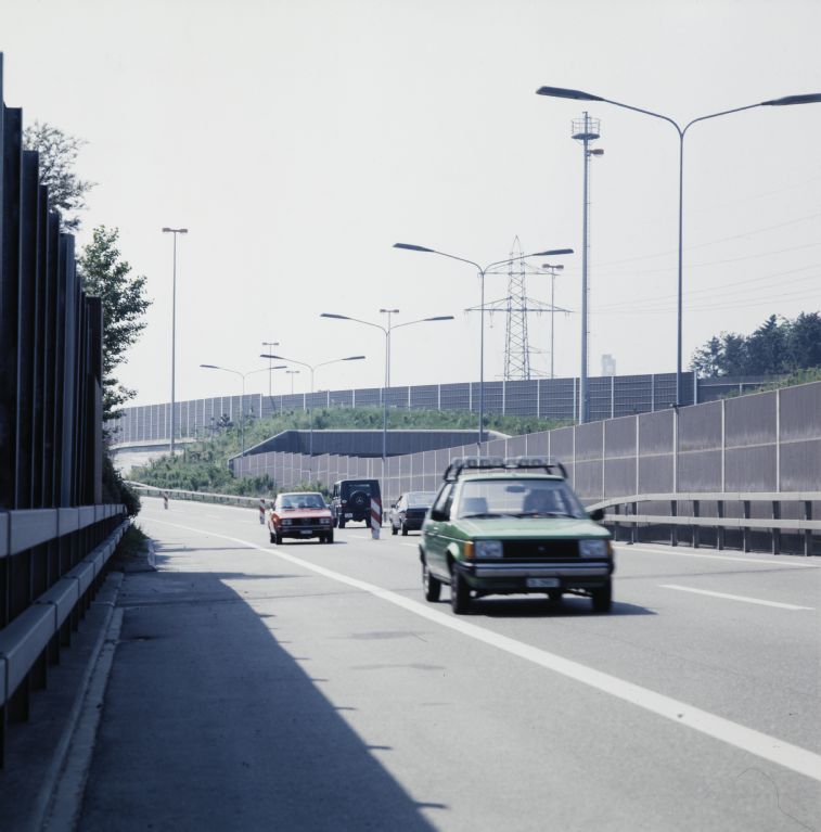 National road N1b : Noise barriers near Opfikon-Glattbrugg