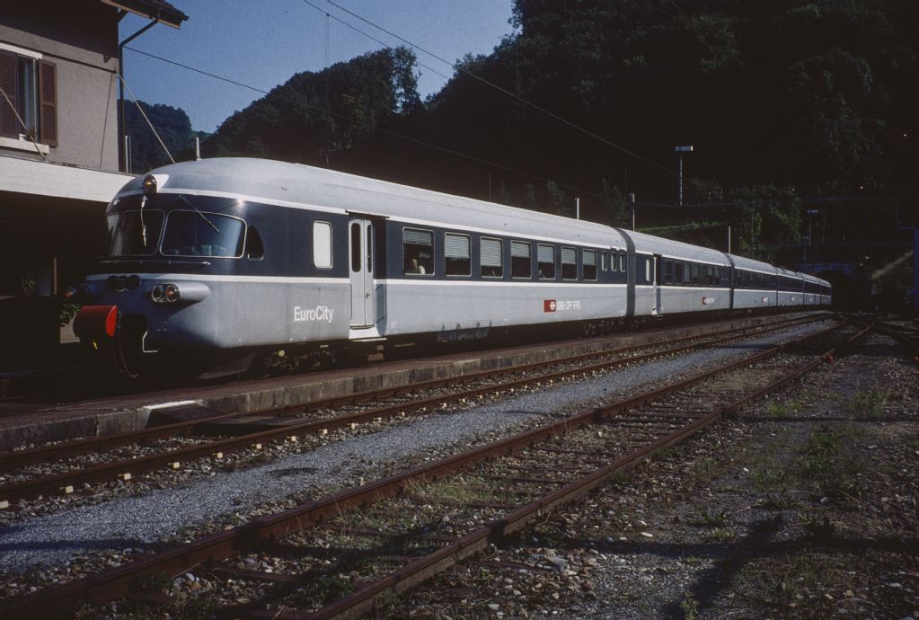 Läufelfingen, old Hauenstein line, EuroCity multiple unit, ex RAe TEE