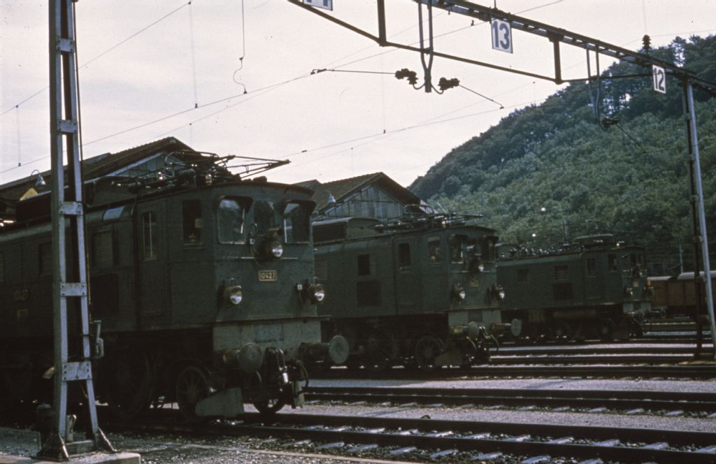Three SBB Ae 3/6 II in front of the depot