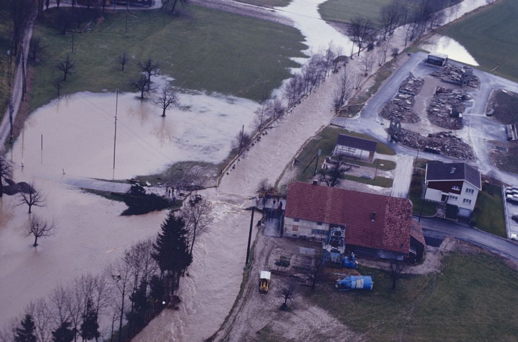 Flood, Schötz, destroyed bridge over the Wigger to the hamlet of Bifig