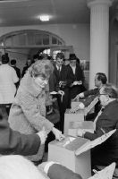 Zurich municipal elections, women at the polls in Oerlikon