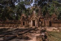 Cambodia, Angkor, Bantéay Srei, entrance portal