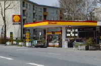 Zurich, Glatttalstrasse 56, gas station