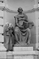 Bern, Bundeshaus, niche left of entrance, statue of Maurice Reymond: historian of the past.