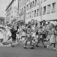 Zurich, Swiss Exhibition for Women's Work (SAFFA), parade with children at Poststrasse corner Fraumünsterstrasse