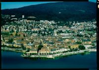 Neuchâtel, center, views from the lake