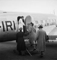 Passengers boarding a Douglas DC-3-216, HB-IRI in Dübendorf