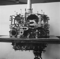 Damaged engine block on a nine-cylinder radial engine (Wright Cyclone 9 R-1820) in the Swissair engine workshop at Dübendorf airfield