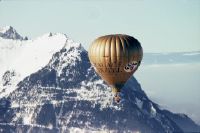Balloon HB-BBE in flight over the Chablais massif, between Roche VD and les Evouettes VS, looking west (W)