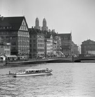 Zurich, Uraniastrasse, Rudolf Brunn Bridge, Limmat ship