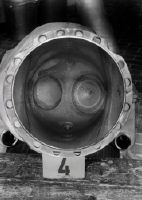 Cylinder head with intake and exhaust valve of an aircraft piston engine