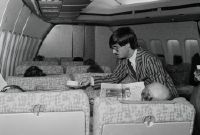 On-board service in the first-class cabin of a Swissair Boeing B-747