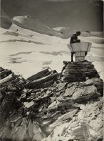 Mougin Triftlimmi against Tieralplistock precipitation gauge (mougin) on Rhone glacier