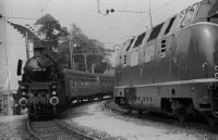 Schaffhausen, station, farewell trip DB Baden steam loco class IV h 018 323-6, arrival from Radolfzell (D), crossing with DB diesel loco V200