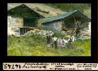 Rawyl [Rawil] earthquake, Praz Combeyra [Pracombèra], 25.1.1946, damaged huts, with group of 15.8.46.