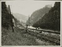 Railroad line between Werfen and Tenneck, workers laying cables