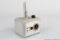 unbekanntes technisches Gerät mit zylinderförmigem Aufsatz von Bosch